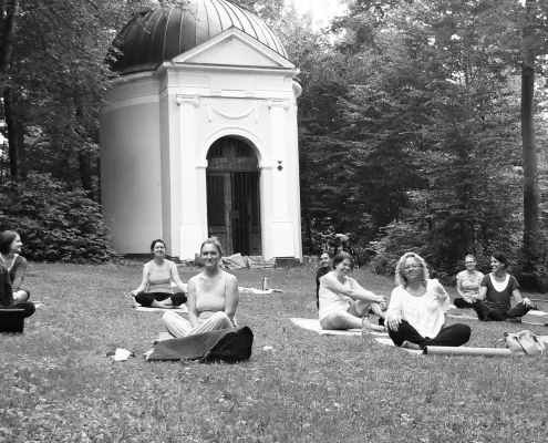 Yogastunde im Park